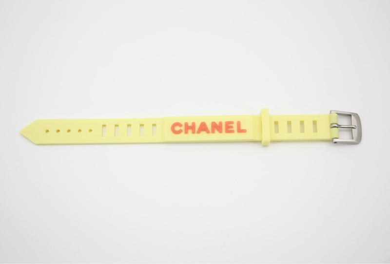Chanel Vintage 99P 橡膠黃色配橙色字手帶-1