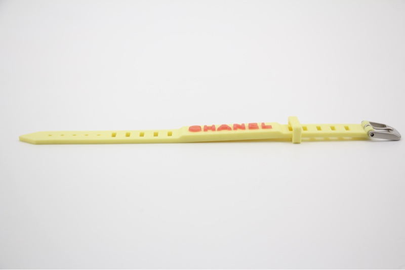Chanel Vintage 99P 橡膠黃色配橙色字手帶-3