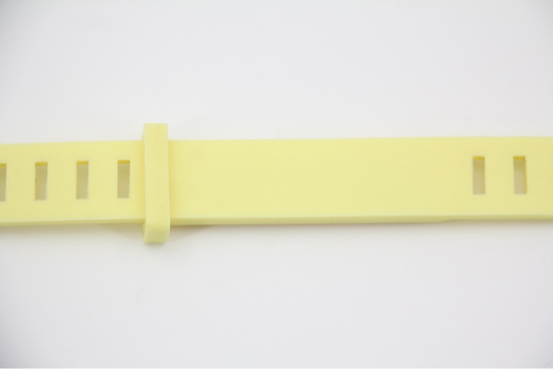 Chanel Vintage 99P 橡膠黃色配橙色字手帶-11