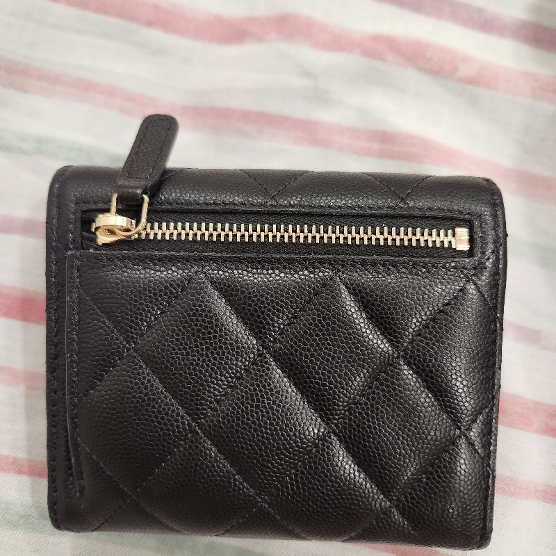 Chanel
📌 經典金扣菱格紋短夾(小型三折款)-2