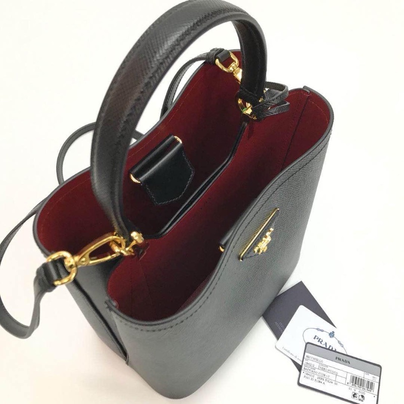 Prada cuir bag-1