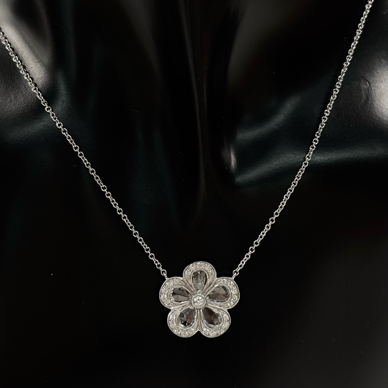 TIFFANY pt950花朵鑲鑽項鍊  尺寸墜長約1.5cm;鏈長約40cm 材質：pt950 附件：首飾盒。-1