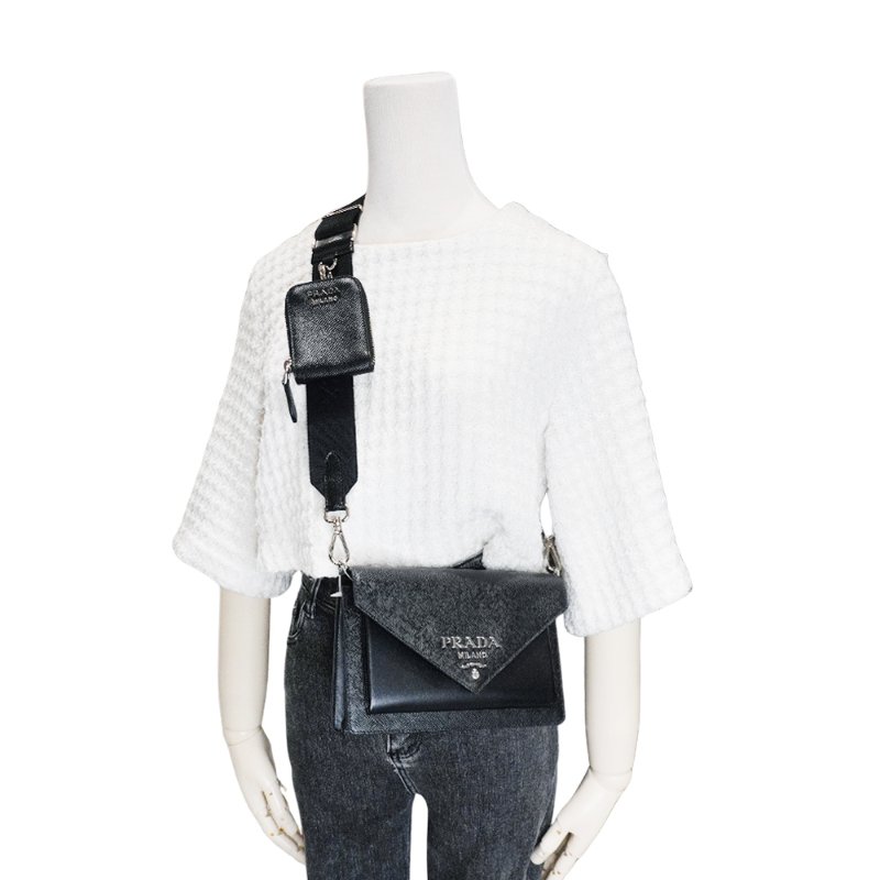 Prada 展示品 Saffiano 皮革磁吸斜背信封包(1BP020-黑)-7