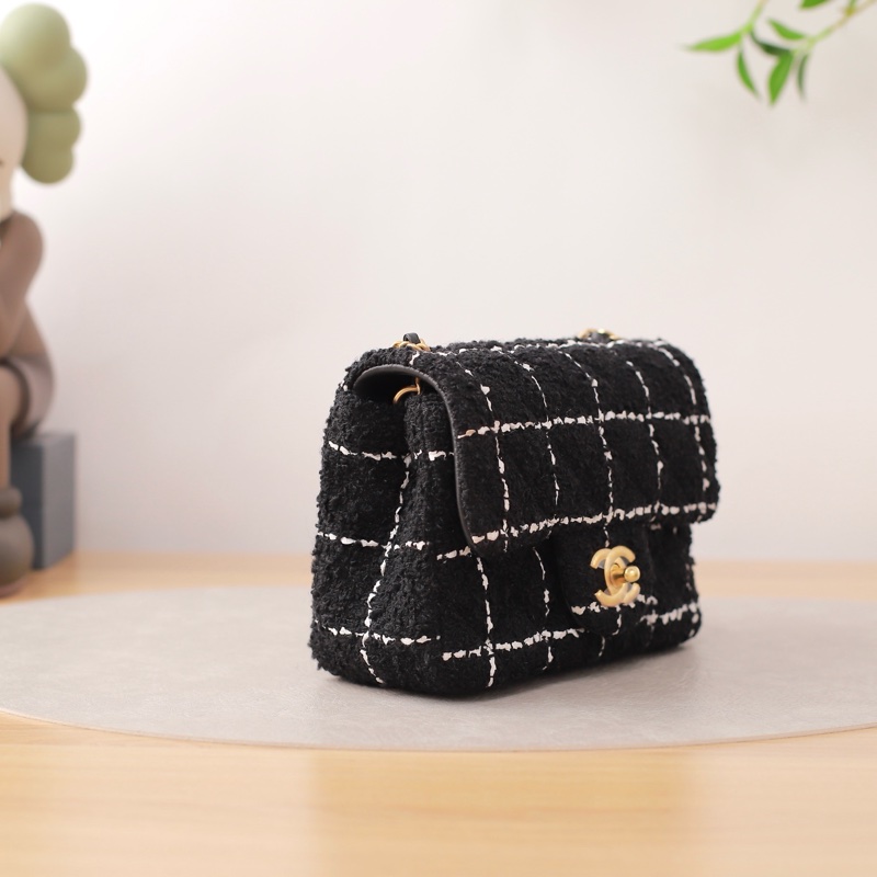 CHANEL 黑白熊貓色軟呢金扣金球鏈條包 芯片款 尺寸約18*7*13cm~。-2