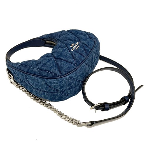 【全新】COACH 牛仔布絎縫菱格紋鏈帶手提斜背小彎月包(藍)-3