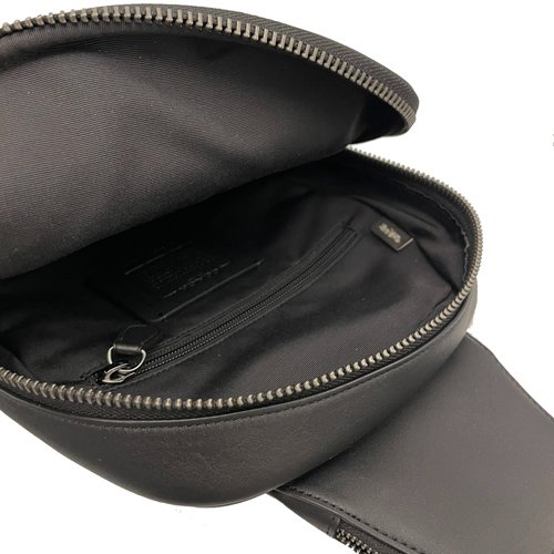 【全新】COACH 新款C LOGO男款單肩胸前斜背包(黑灰)-4