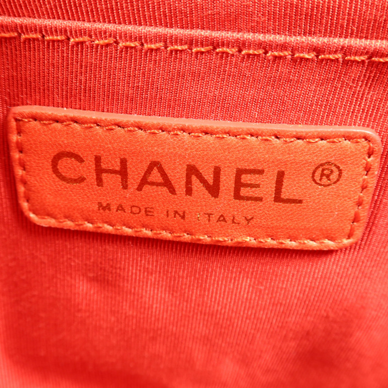 CHANEL 漆皮皮革Chain Shoulder金扣鏈帶肩背袋-10