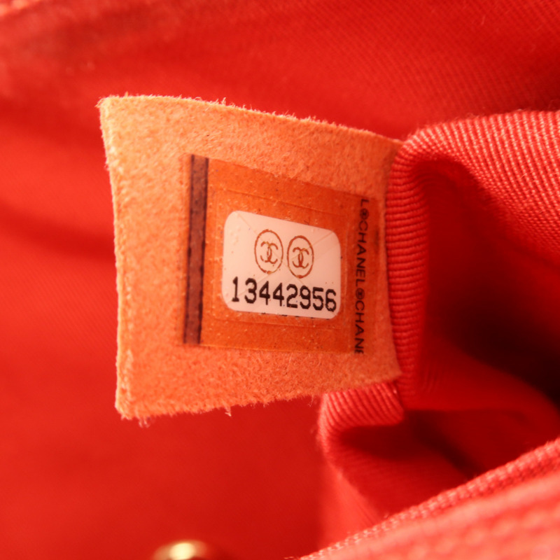CHANEL 漆皮皮革Chain Shoulder金扣鏈帶肩背袋-11