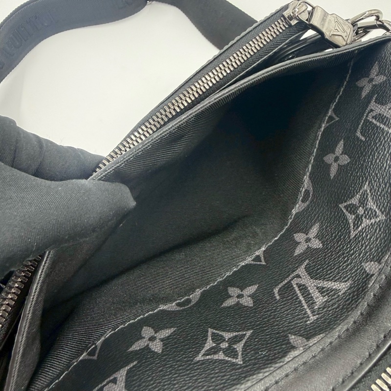 LV包包黑灰原花三合一Trio郵差包M69443-7