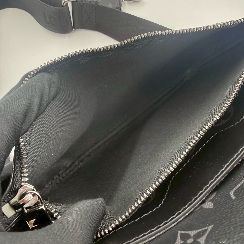 LV包包黑灰原花三合一Trio郵差包M69443-9