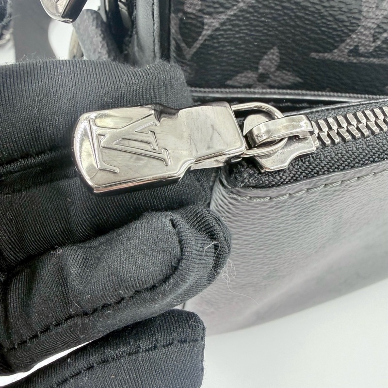 LV包包黑灰原花三合一Trio郵差包M69443-17