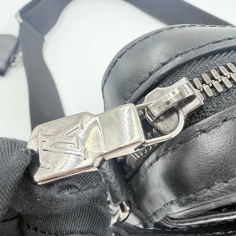 LV包包黑灰原花三合一Trio郵差包M69443-18