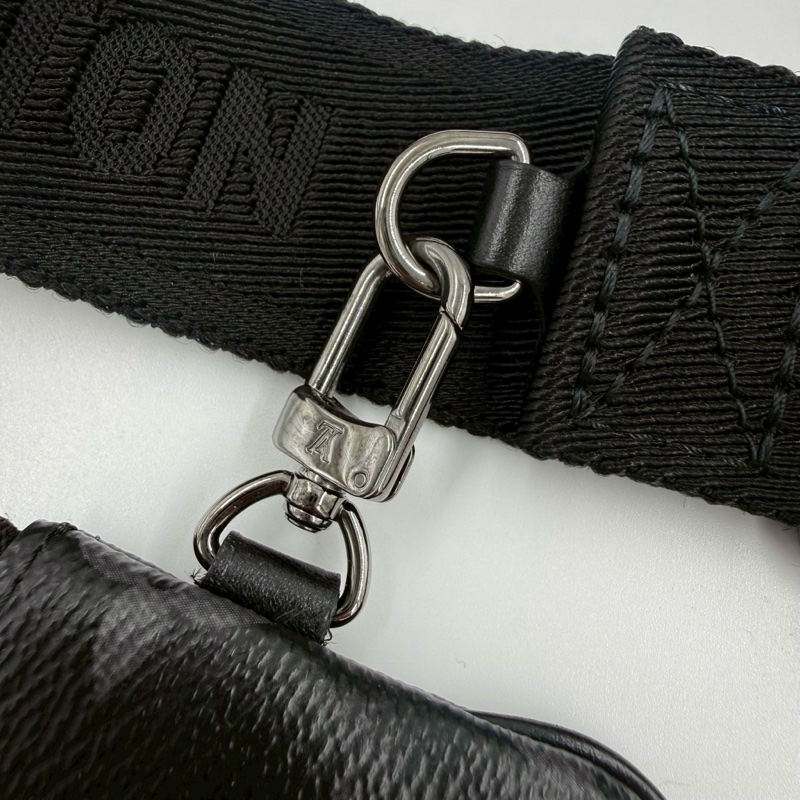 LV包包黑灰原花三合一Trio郵差包M69443-23