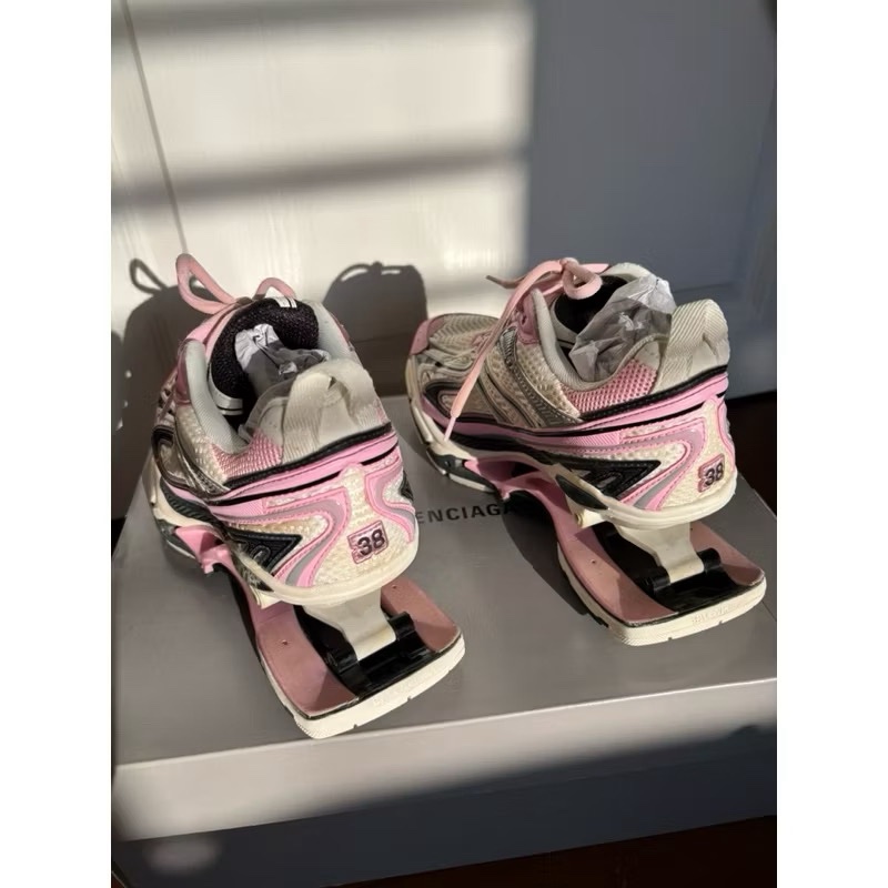 Balenciaga彈簧球鞋-1