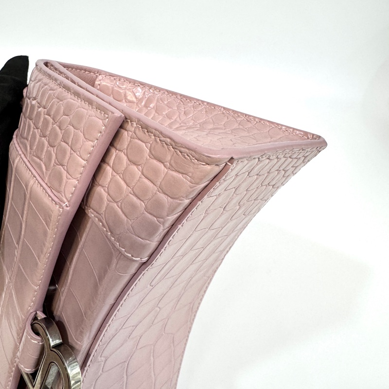 Balenciaga粉色鱷魚紋牛皮銀釦小號Hourglass沙漏手提側背包5935461-13