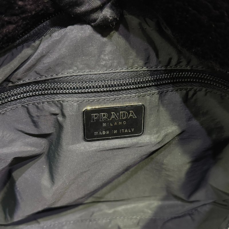 【美收精品】PRADA 黑色絨毛肩背包 4-22-11