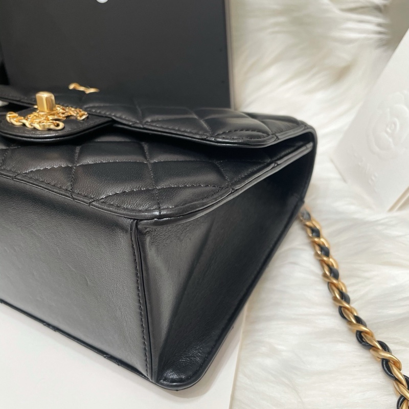 Chanel/香奈兒23A鏤空金標Logo黑金方胖子-6