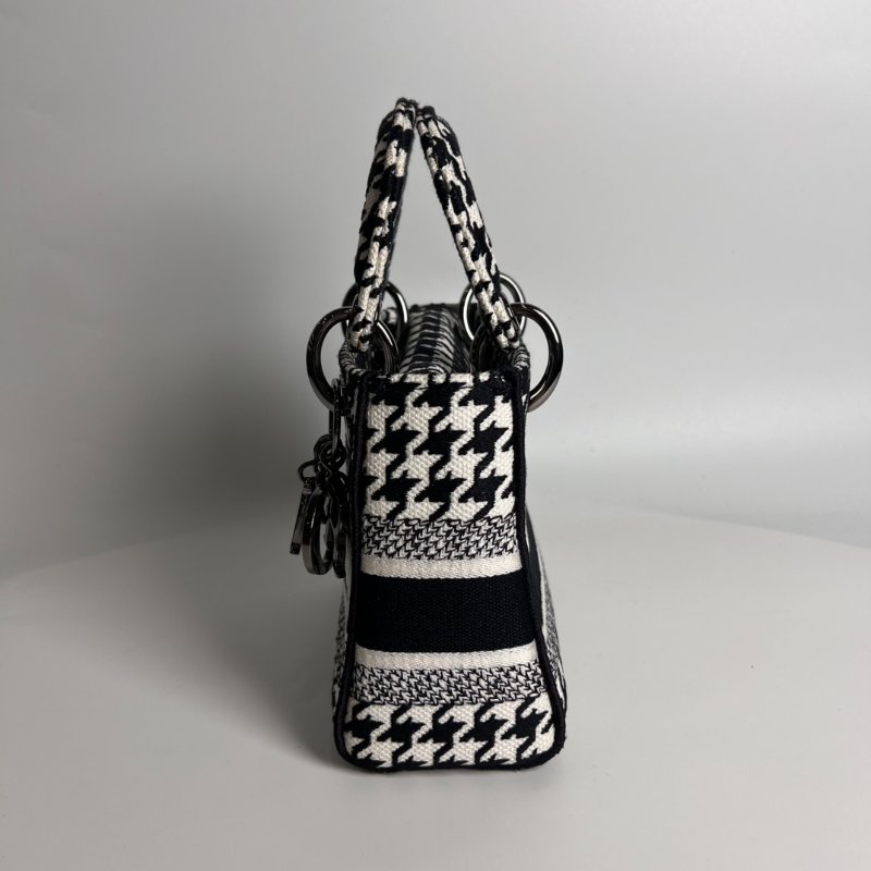 DIOR 黑白迷你滿版千鳥紋黛妃包-2