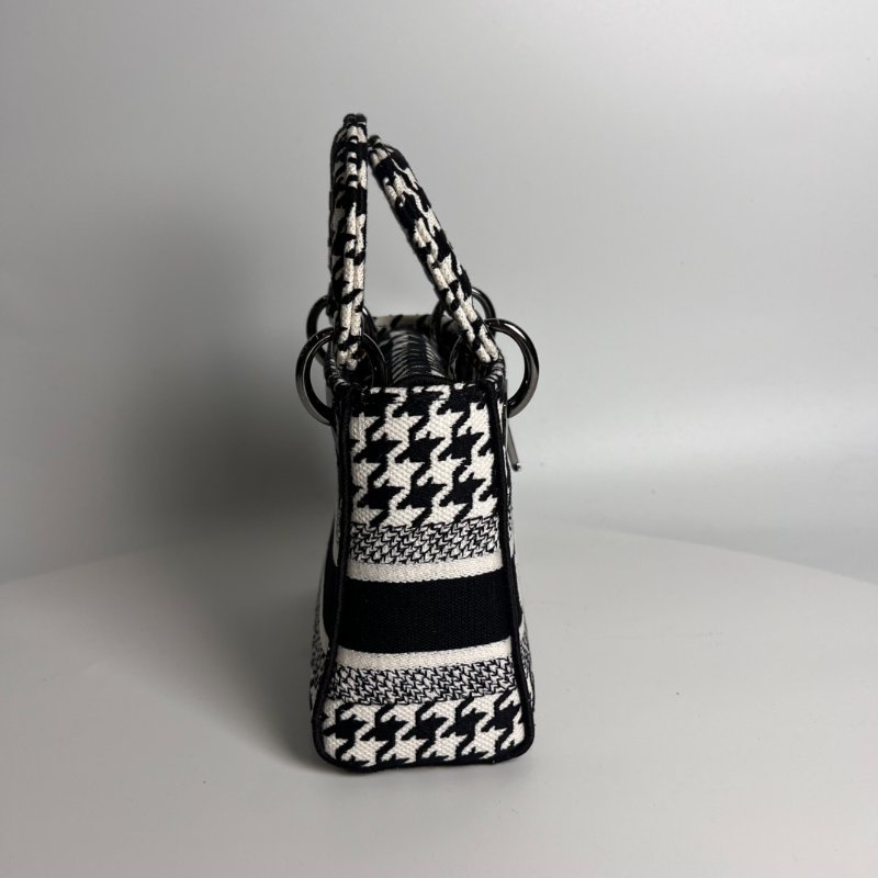 DIOR 黑白迷你滿版千鳥紋黛妃包-3