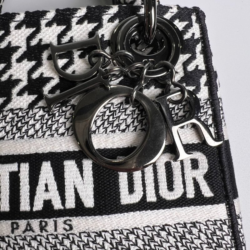 DIOR 黑白迷你滿版千鳥紋黛妃包-7