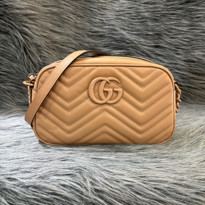 GUCCI 447632 MARMONT GG 奶茶色牛皮奶茶鍊 肩背包斜背包相機包拉鍊包-0