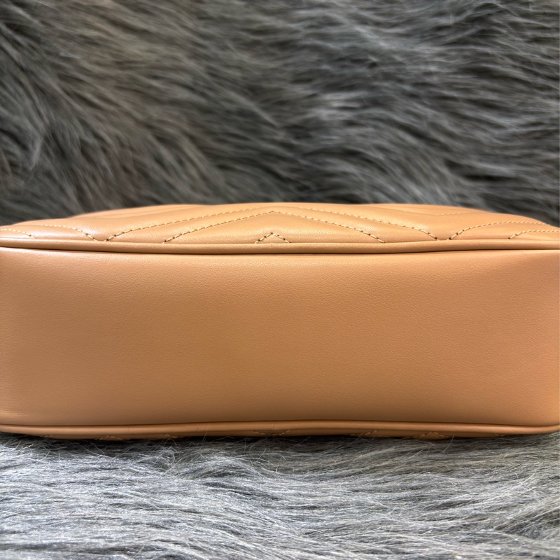 GUCCI 447632 MARMONT GG 奶茶色牛皮奶茶鍊 肩背包斜背包相機包拉鍊包-14