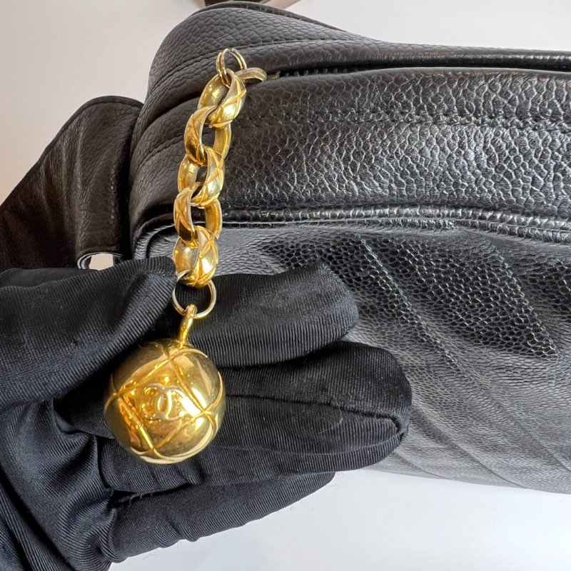 CHANEL 金球側肩包荔枝皮黑29開-5