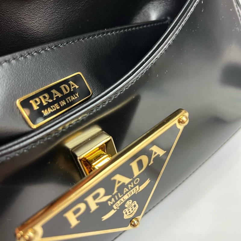 Prada modern leather bag-4