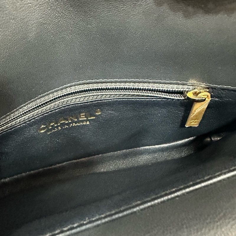 Chanel A57275 灰羊皮黑金釦斜背包-34