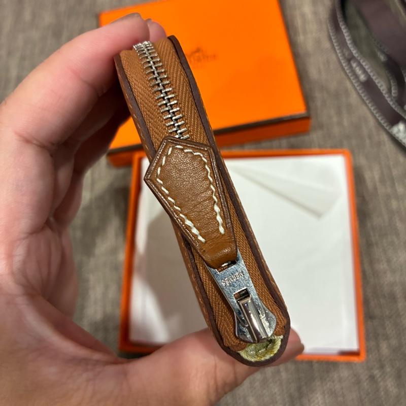 愛馬仕hermes silk in絲巾零錢包👛 棕色 全新 台灣專櫃🇹🇼 小皮件-1