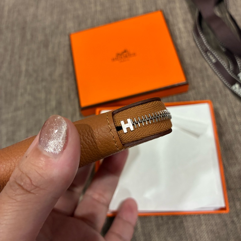愛馬仕hermes silk in絲巾零錢包👛 棕色 全新 台灣專櫃🇹🇼 小皮件-2