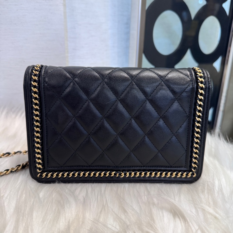 Chanel Boy WOC 黑牛皮皮穿鏈斜背-1