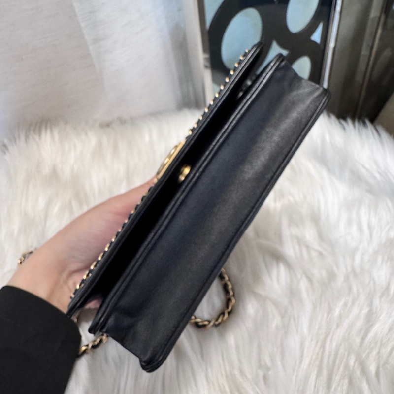 Chanel Boy WOC 黑牛皮皮穿鏈斜背-4