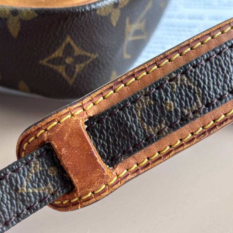 ::LOUIS VUITTON:: LV M45266 經典花紋日字斜背包-19