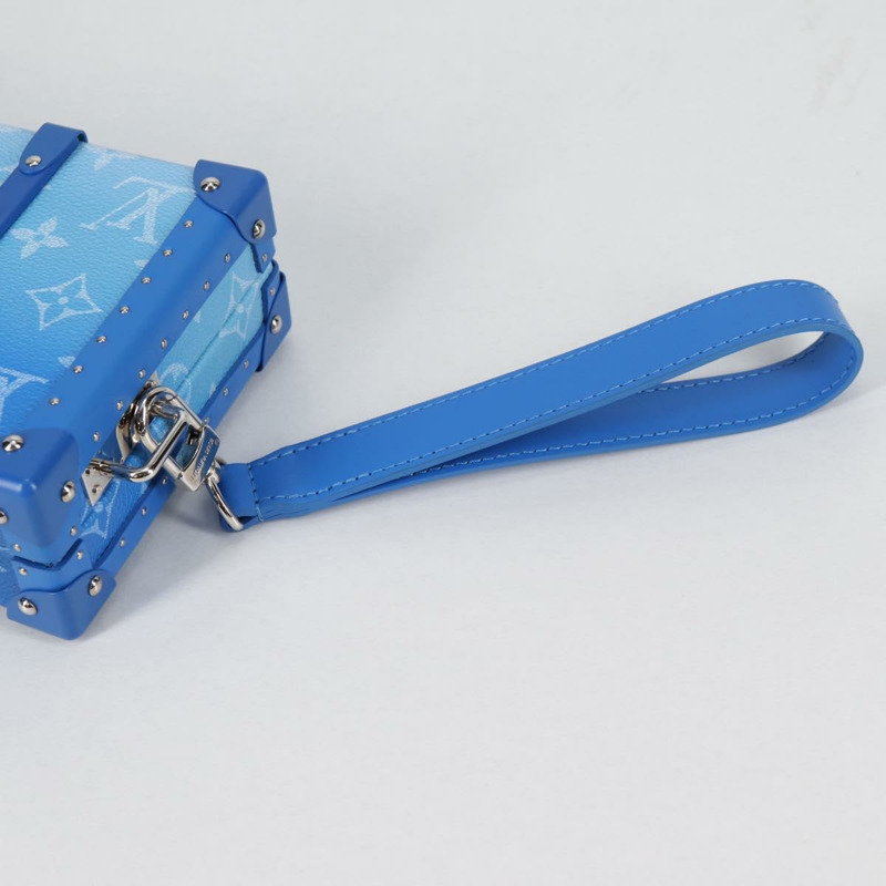 【日本直送】路易威登 Monogram Clouds Trunk 手拿包，藍白配色，型號 M20403，正品編號 140899SM-7
