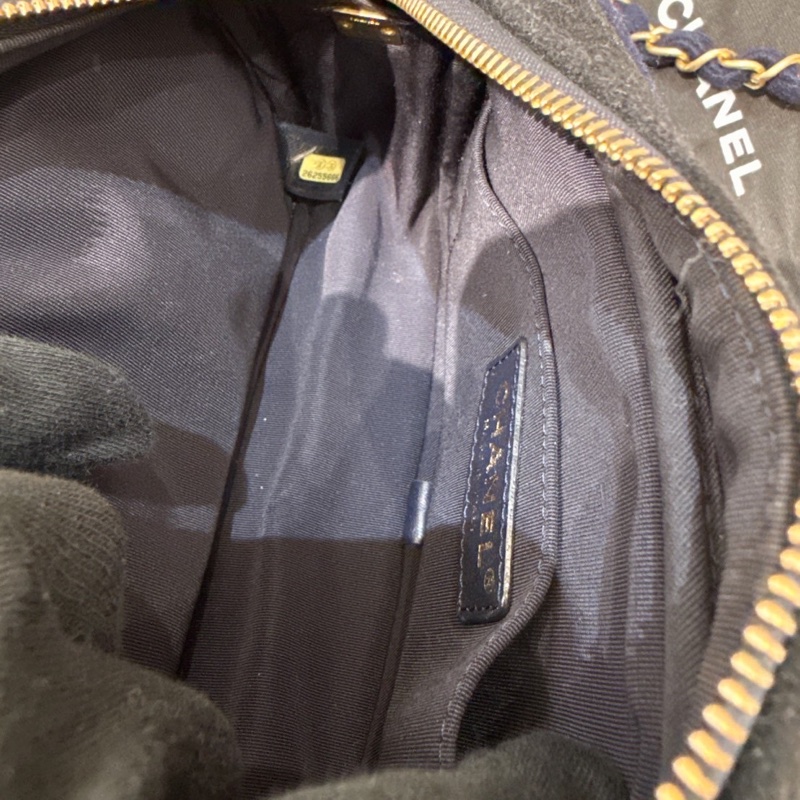 Chanel深藍色相機包 🩵價格超甜 實用耐裝-9