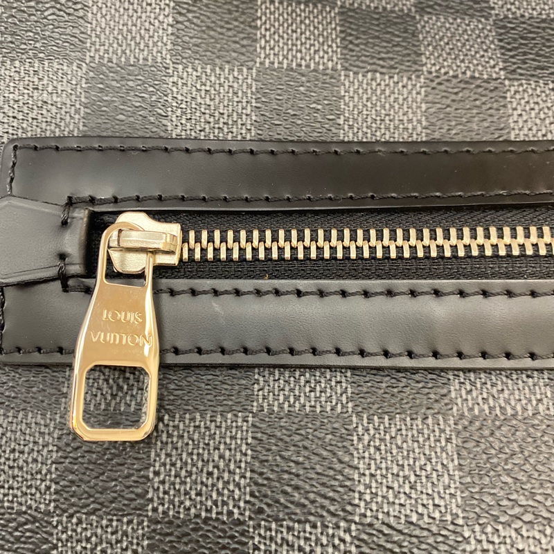 Damier Graphite帆布男生斜挎包(大號)-11