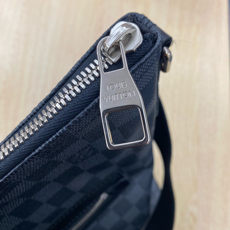 Damier Graphite帆布男生斜挎包(大號)-12