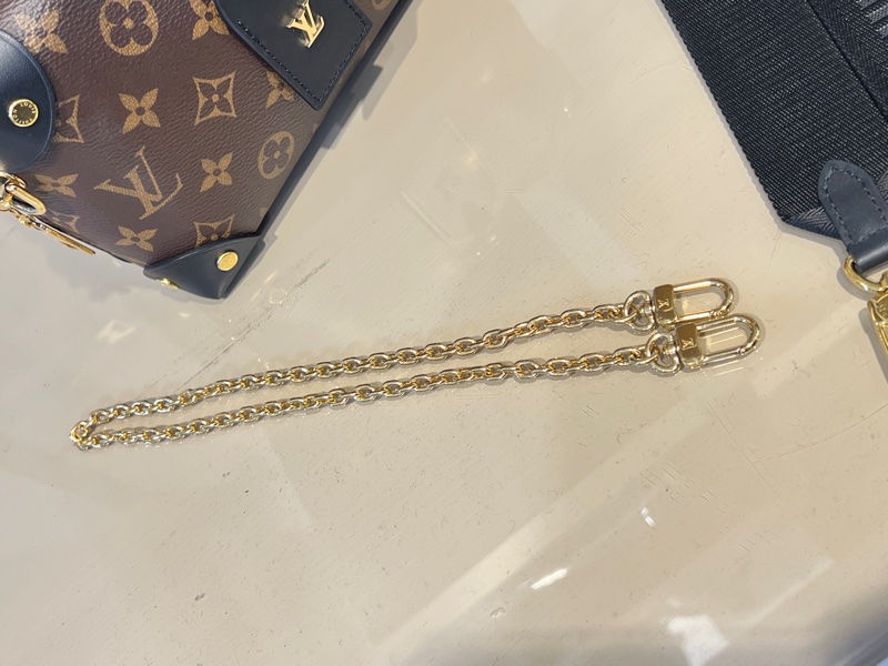 LV 原花拼黑牛皮Petite Malle Souple 金釦肩斜背包-14