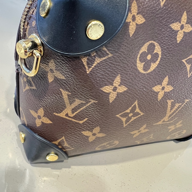 LV 原花拼黑牛皮Petite Malle Souple 金釦肩斜背包-16
