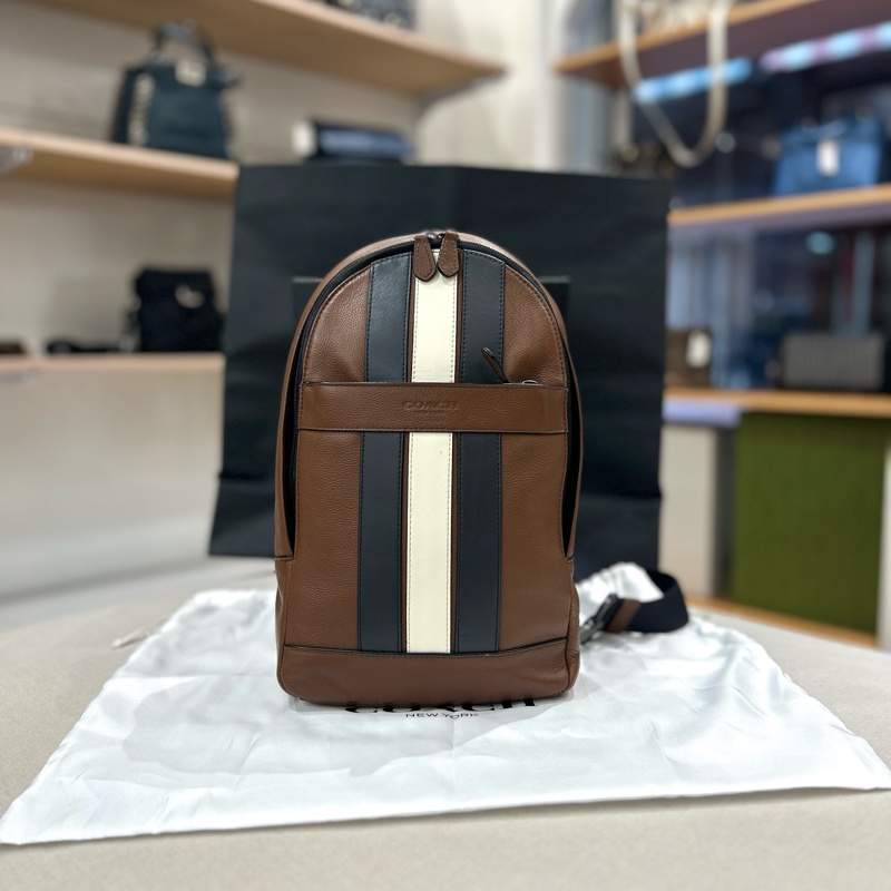Coach 條紋濕印牛皮斜跨胸包 側背包 胸包-0