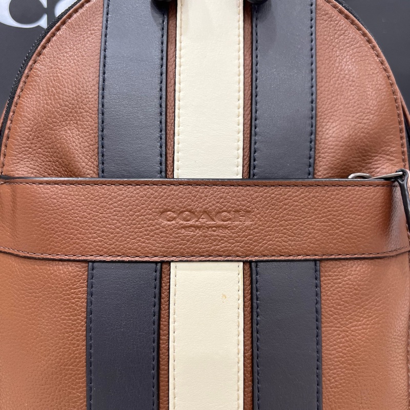 Coach 條紋濕印牛皮斜跨胸包 側背包 胸包-1