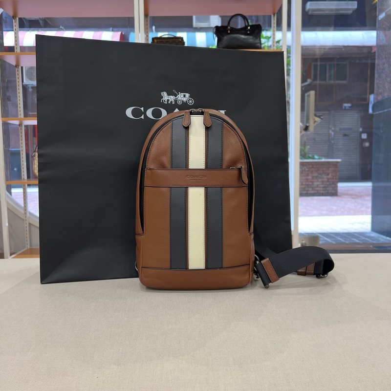Coach 條紋濕印牛皮斜跨胸包 側背包 胸包-5