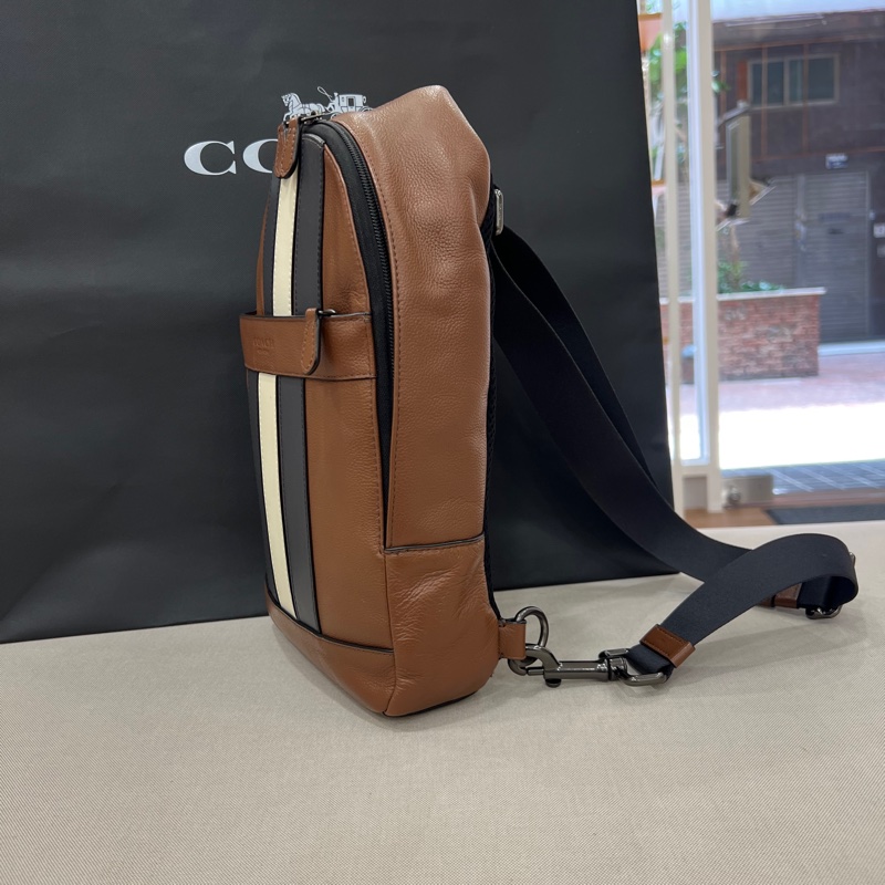 Coach 條紋濕印牛皮斜跨胸包 側背包 胸包-7