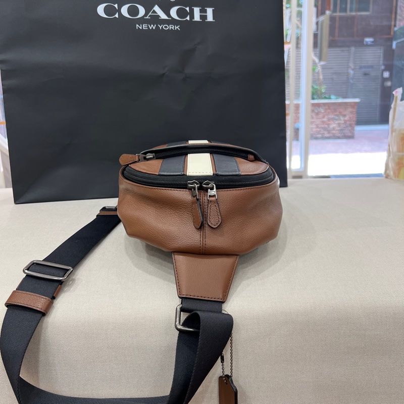 Coach 條紋濕印牛皮斜跨胸包 側背包 胸包-20