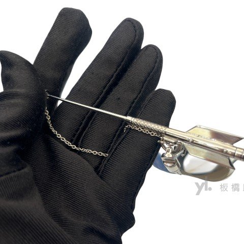 LV 箭型羽毛胸針-5