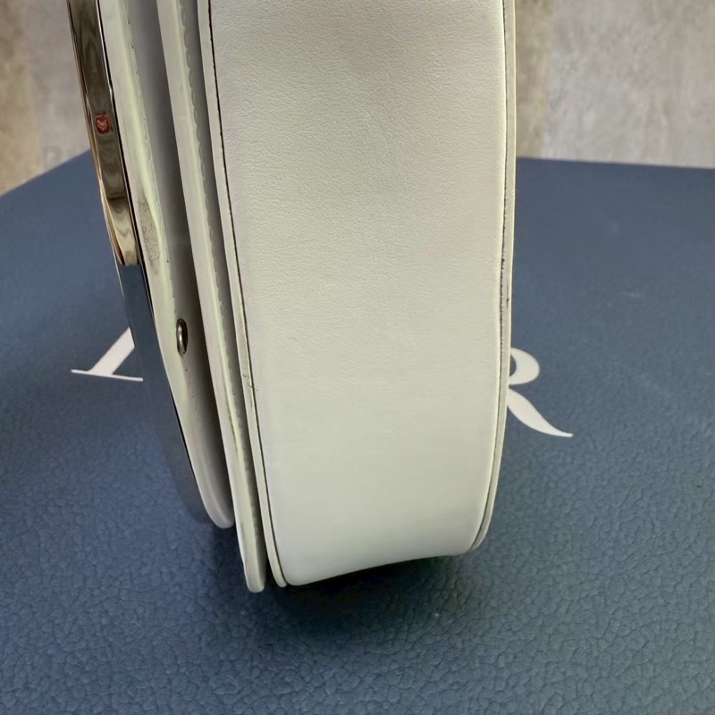 Diesel 白色 🩵 價格甜狀況好-23