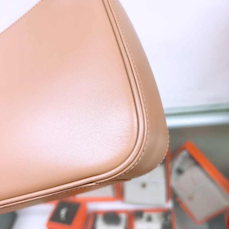 YSL le5a7 hobo 小號奶茶腋下包-7