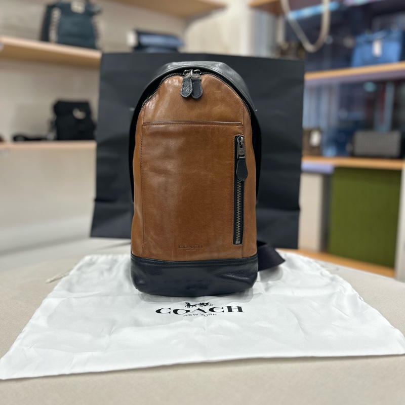 Coach Manhattan Sport 小牛皮斜跨胸包 側背包-0