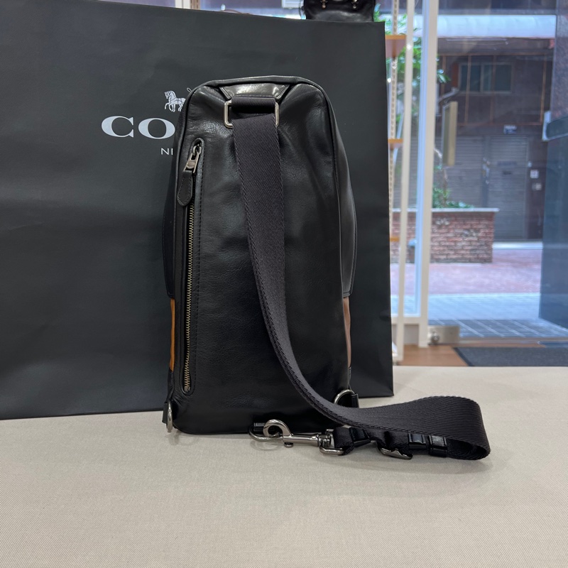 Coach Manhattan Sport 小牛皮斜跨胸包 側背包-7
